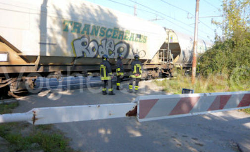 CORVINO SAN QUIRICO 28/10/2014: Treno merci travolge una persona. Deceduto un uomo.