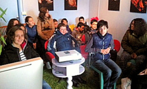 GODIASCO 07/11/2014: Scuola. Gli alunni del Secondaria a lezione dalla fotografa professionista Garavana