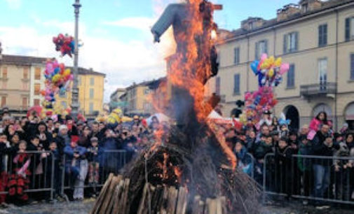 VOGHERA 22/02/2015: Oggi il Carnevale iriense. La Festa (ritorno della saga di Buricinela, le maschere e il falò) dalle ore 15 in piazza Duomo