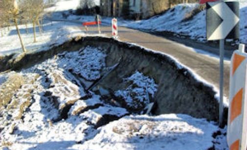 VARZI VALVERDE BAGNARIA 06/03/2015: Gioie e dolori delle strade dell’alto Oltrepo. Oggi Nivione torna raggiungibile. Timori per una frana a Valverde. Senso unico per 3 mesi sulla Sp del Penice