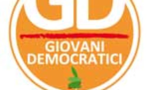 PAVIA 27/03/2015: Domenica banchetto dei Giovani Democratici alle Varesine