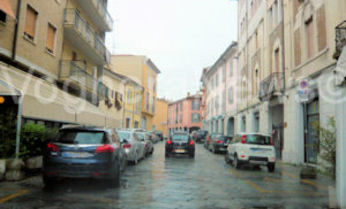 VOGHERA 27/04/2015: Ore 12.45: in città scatta la caccia all’uomo. Una segnalazione arrivata alle forze dell’ordine raccontava di un uomo armato che girava per il centro. Perlustrata tutta la zona