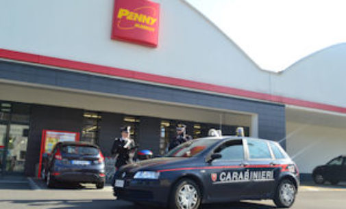 VIGEVANO 14/05/2015: Ruba al “Penny” e si nasconde al parco Parri. Scovato dai carabinieri