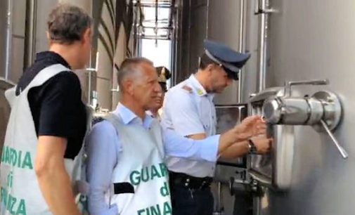 BRONI 22/07/2015: Nuova bufera sul vino oltrepadano. Finanza e Forestale sequestrano 17milioni di litri di vino alla cantina Terre d’Oltrepò. L’accusa è frode aggravata in commercio