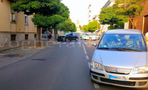 VOGHERA 03/07/2015: Scontro fra auto in via San Francesco. Tre feriti