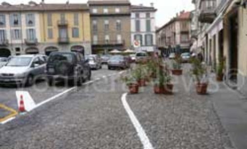 VOGHERA 03/07/2015: Nuova segnaletica in Piazza Duomo. Il Servizio Soste di Asm ridisegna i parcheggi