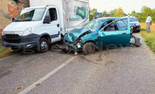 CIGOGNOLA 16/09/2015: Pauroso incidente sulla Sp198. Auto si ribalta ferendo in modo serio il conducente