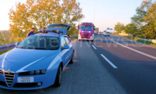 VOGHERA 02/11/2015: Pauroso scontro sulla tangenziale. Auto finisce quasi sotto ad un Tir. Ferita una donna