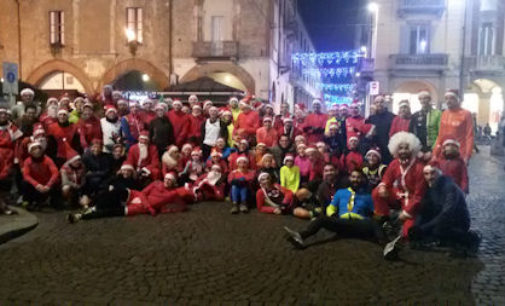 PAVIA 24/12/2015: Successo per la corsa dei Babbo Natale