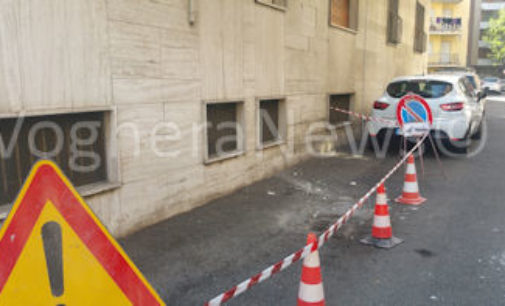 VOGHERA 19/04/2016: I  lettori segnalano. Calcinacci caduti da un balcone