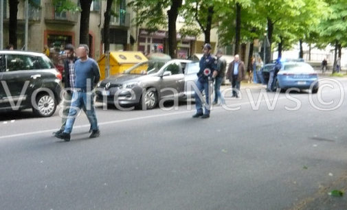 VOGHERA 27/04/2016: Arresto in pieno centro città di 4 rapinatori (FOTO VIDEO). I malviventi avevano appena rapinato una banca a Rivanazzano. La Squadra Mobile di Milano da tempo stava pedinando il gruppo