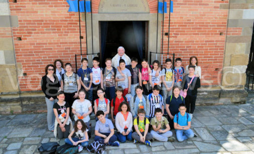 VOGHERA 28/05/2016: Tempio Sacrario. Gli alunni delle elementari a scuola di Cavalleria dal Generale Priore