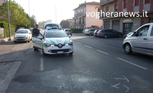 VOGHERA 26/08/2016: Scooter si schianta su un’auto che esce da un carraio. Ferito un 37enne. Errori distrazioni e violazioni di norme all’origine degli incidenti. Proprio come nei terremoti. Nella notte morto un 52enne