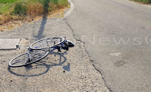 GODIASCO VOGHERA 27/09/2016: Tragedia sfiorata sulla provinciale. Ciclista senza luci buttato e terra da un’auto in transito. L’episodio solleva l’attenzione sul fenomeno, che coinvolge particolarmente i migranti, privi di altri mezzi di locomozione