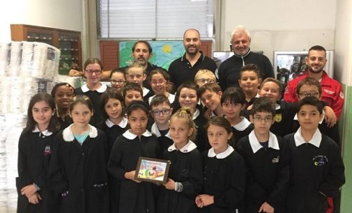 VOGHERA 22/09/2016: I centauri di Freespirit hanno donato un ingente quantitivo di materiale alle scuole elementari della città