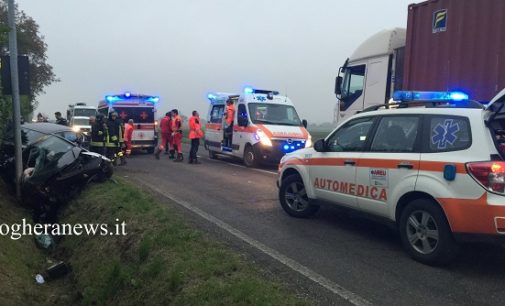 VOGHERA 26/10/2016: Pauroso scontro fra auto sulla Sp461. Feriti due uomini