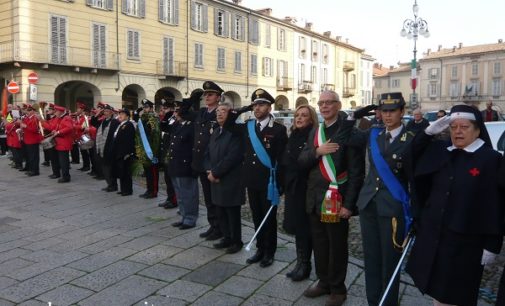 VOGHERA 03/11/2016: In piazza Duomo una grande celebrazione dell’Unità d’Italia e della Giornata delle Forze Armate. Presente anche il Prefetto