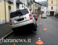 BRONI 25/11/2016: Auto improvvisamente “inghiottita” dall’asfalto. La buca era profonda 2 metri