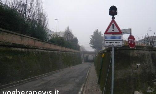 VOGHERA 08/02/2017: Allagamenti sottopassi. Ora ci sono i semafori. Presidio utile ad evitare che le macchine ci finiscano dentro