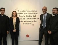 MILANO 22/03/2017: ‘I Cristiani perseguitati’. La mostra inaugurata nello Spazio espositivo di Palazzo Lombardia