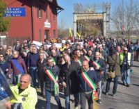 PAVIA 13/03/2017: Successo della 1° marcia sul ponte della Becca per chiedere un nuovo attraversamento. Il Ponte però resta gravemente malato e fonte di disagi. A breve verrà anche parzialmente chiuso per lavori