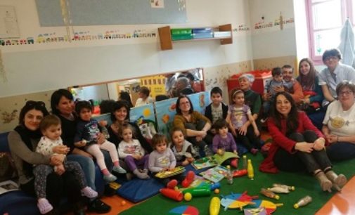 VOGHERA 21/03/2017: L’Assessore alla Famiglia Simona Virgilio in visita all’asilo Gavina