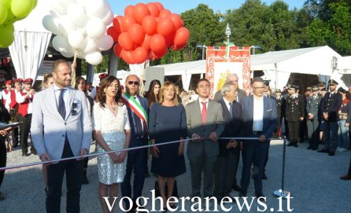 VOGHERA 25/05/2017: Suonato (e cantato) l’Inno. Tagliato il nastro. E liberati i palloncini in cielo. La 635^ Fiera dell”Ascensione è iniziata