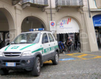 VOGHERA 20/06/2017: Blitz della polizia locale in piazza Duomo contro l’accattonaggio molesto. Fermate quattro persone