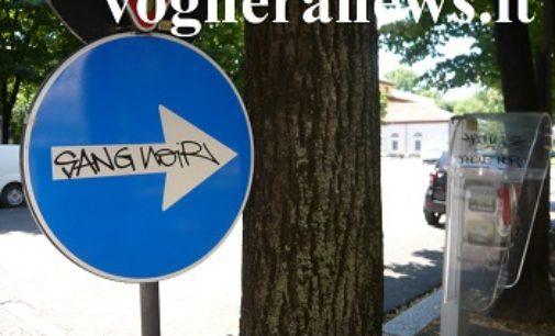 VOGHERA 27/07/2017: Writer vandalo in azione. Città invasa dalla scritta “Sang Noir”