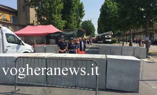 PAVIA VOGHERA 23/08/2017: Barriere antiterrorismo in tutte le grandi feste in provincia. In città si inizia a discutere su come proteggere il Mercato (ma non solo). L’assessore Carbone: “Barriere a scomparsa e nuovo regolamento”