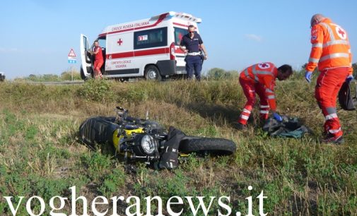 VOGHERA 13/09/2017: Motociclista scivola e finisce nel campo. 40enne vogherese portato al San Matteo