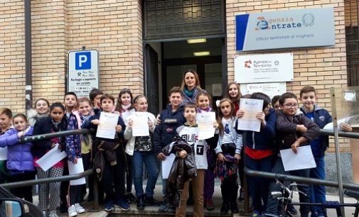 VOGHERA 10/11/2017: Scuola. Le classi quinte della Primaria “De Amicis” in visita all’Agenzia delle Entrate