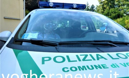 VOGHERA 08/11/2017: Stop all’auto sospetta. La fuga. L’inseguimento. E infine il fermo. La Polizia locale denuncia un pregiudicato che viaggiava senza assicurazione nè revisione e con la patente contraffatta