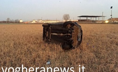 CASEI GEROLA 22/01/2018: Auto esce di strada e si ribalta nel campo. Coinvolta una donna