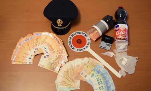 VOGHERA 31/01/2018: Soldi e droga nascosti in una bottiglia di “cola”. La polizia arresta spacciatore