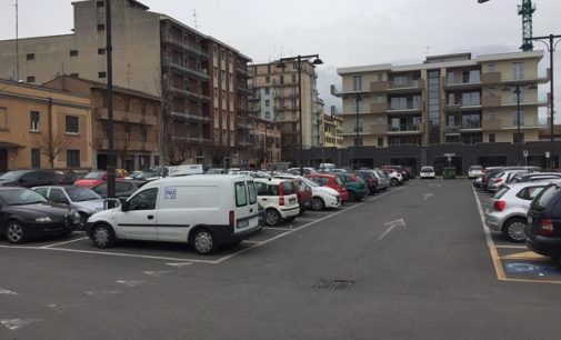 VOGHERA 03/04/2018: Shopping e parcheggi. La prima ora gratis. Il sindaco: “Per aiutare il commercio. Misura sperimentale”