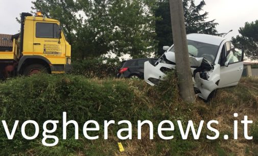 RIVANAZZANO 30/07/2018: Fine settimana. Auto finisce contro palo. Ragazzina ricoverata al pronto soccorso perchè ubriaca