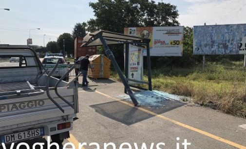 VOGHERA 25/07/2018: Distrutta nella notte una pensilina della fermata del bus