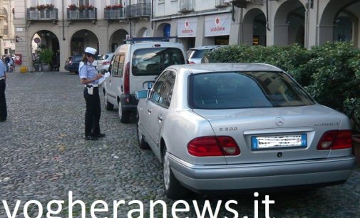 VOGHERA 13/07/2018: Parcheggi in Duomo. Il Comune interviene con una campagna di controlli (con tanto di relative multe per chi sgarra)