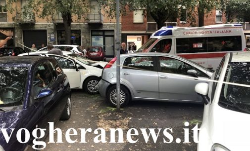 VOGHERA 17/9/2018: Tamponamento in via Verdi. Auto piomba su mezzo in sosta. Tre i feriti