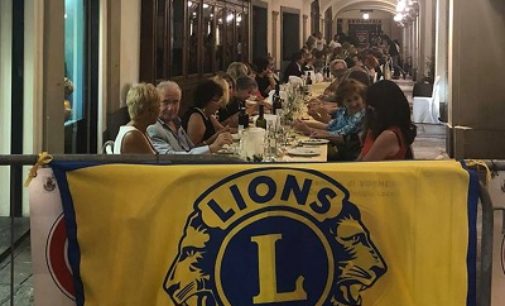 VOGHERA 21/09/2018: Raccolti 2000 euro per la Cri alla cena 2’ “Cena dei portici” organizzata dai Lions Club