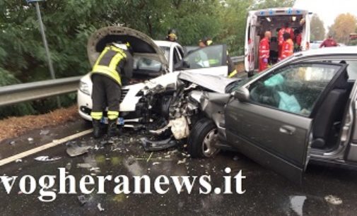 VOGHERA 01/10/2018: Auto invade corsia. 4 feriti in via Piacenza