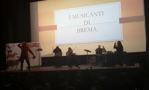 VOGHERA 22/11/2018: Alunni della De Amicis al Teatro Arlecchino. “Quando la musica coinvolge ed attrae!”