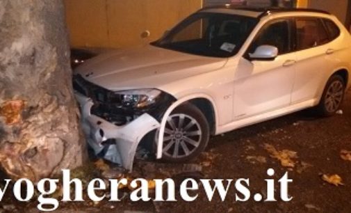 VOGHERA 11/11/2018: Auto perde il controllo. Tre feriti in corso Rosselli