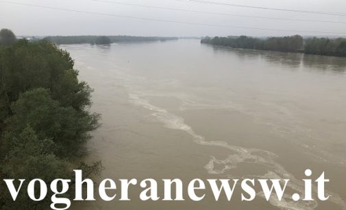 PAVIA 04/10/2020: Nubifragi. La piena del Po passa dalla Provincia di Pavia. Il fiume e i ponti sono sotto monitoraggio