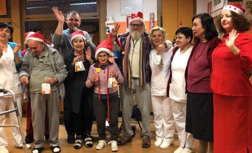 RIVANAZZANO 24/12/2018: Natale di Solidarietà. Roberto vince la gara natalizia alla residenza assistenziale. L’animazione da parte dei volontari di “La gioia di un sorriso” Porana Eventi e CRI