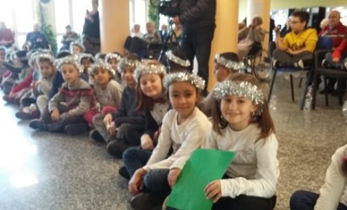 VOGHERA 19/12/2018: Gli auguri di Natale degli alunni della primaria “De Amicis” agli ospiti della Casa di Riposo