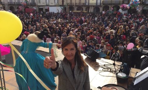 VOGHERA 04/03/2019: Successo Domenica del Carnevale vogherese. In 2000 hanno animato piazza del Duomo