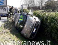 CASTEGGIO 22/03/2019: Auto finisce nel fossato. Pensionato soccorso da 118 e Pompieri è stato portato all’ospedale di Voghera