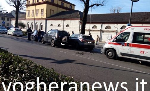 VOGHERA 05/03/2019: Tamponamento in via Gramsci. Coinvolte tre auto e 6 persone